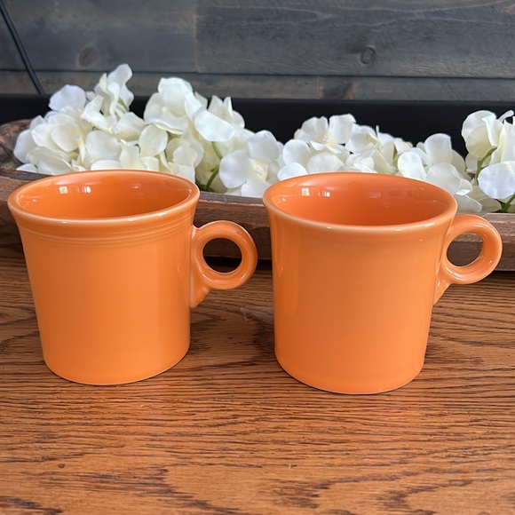 Fiesta HLC USA RETIRED TANGERINE 10 ounce coffee mugs with key hole handle - Picture 2 of 8